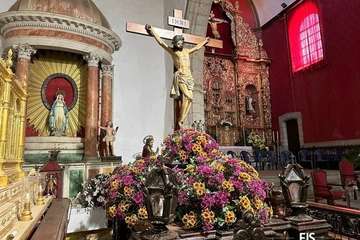  Los pasos de la procesión del Viernes Santo, listos ya en la Basílica de Telde/TA.